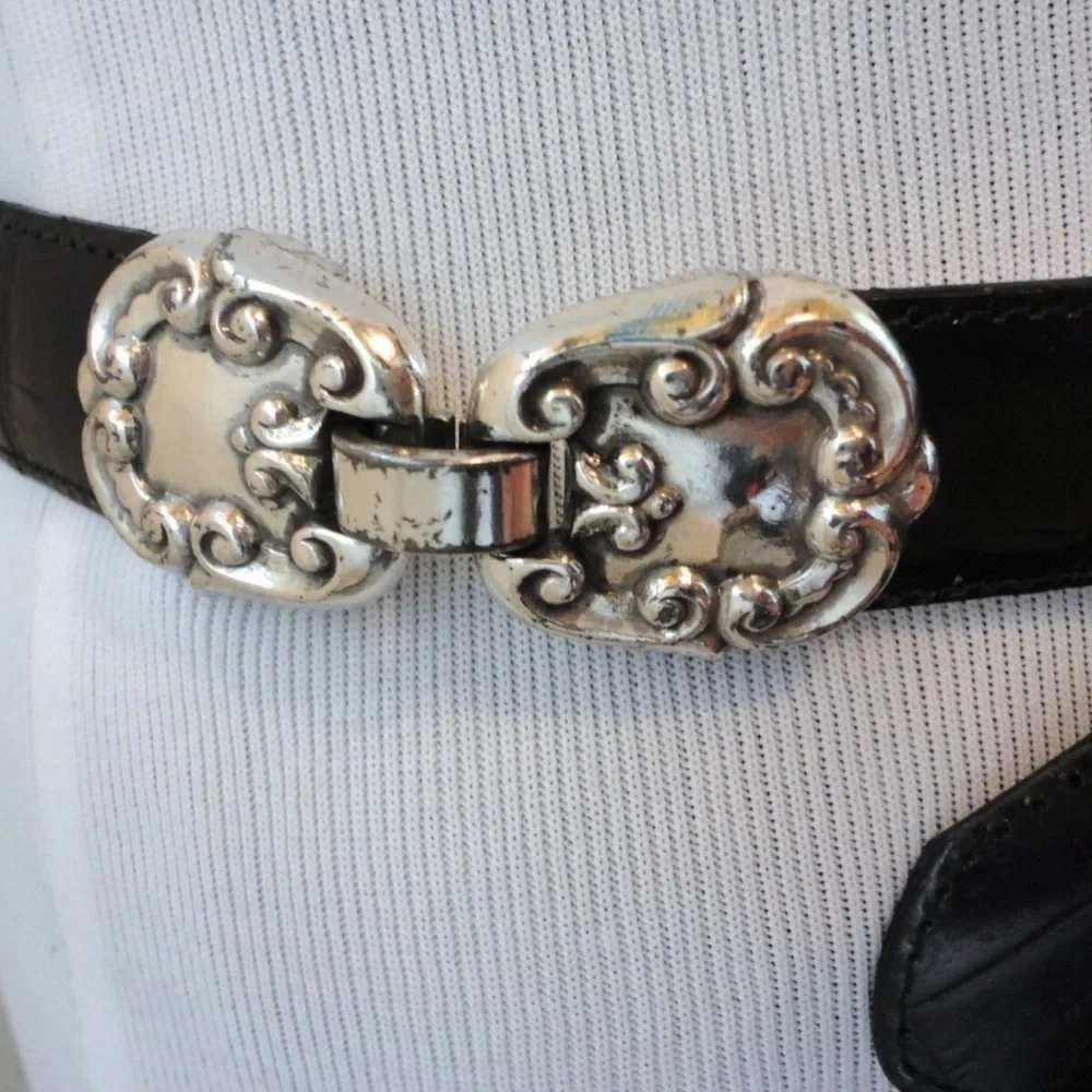Vintage Brighton Black LEATHER w/Silver Hardware Buckle / Side Attachmen…